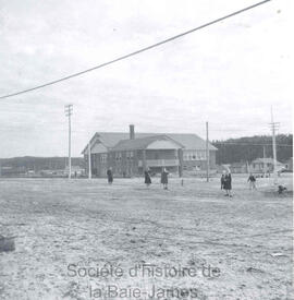 Bureau de la Commission scolaire, école St-Marcel, première école Holy Family.