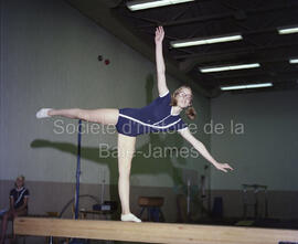1 gymnaste à la poutre à Lebel-sur-Quévillon