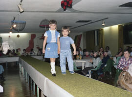 Parade de mode faite par des enfants à lebel-sur-Quévillon