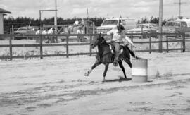Une personne à cheval au Festival Western de Lebel-sur-Quévillon