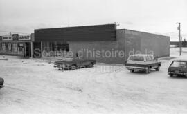 Extérieur du magasin “Chez Dubreuil” à Lebel-sur-Quévillon