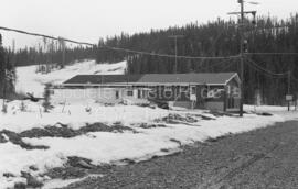 Extérieur du chalet à la pente de ski de Lebel-sur-Quévillon