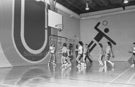 Partie de basket-ball aux finales des Jeux du Québec à Chapais