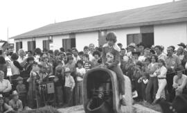 Un enfant sur un taureau mécanique au Festival Western de Lebel-sur-Quévillon