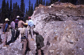 F.T. Quaternaire, group gravel pit km 4.5 road Havy, core of esker and fluvio-glacial.