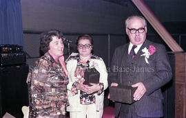 M. et Mme Poirier et Marie-Rose Noël à l’occasion de leur départ de Lebel-sur-Quévillon