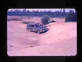 Lac David et environs Jeep Wagoneer du ministère dans sablière le long de la route Chibougamau-Ch...