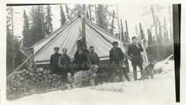 Travailleurs dans un camp de forage au diamant, au lac aux Dorés.