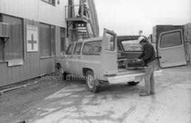 Un travailleur de la compagnie des Produits forestiers Saucier à Lebel-sur-Quévillon