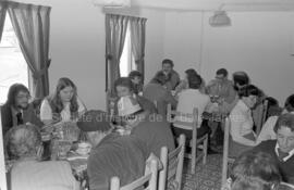Groupe de personnes au restaurant aux finales des Jeux du Québec à Chapais