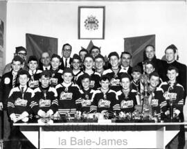 Équipe de hockey du frère Clément Larose, commanditée par la mine Campbell