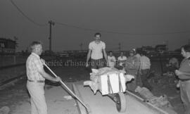 Un homme pour une activité lors du festival de bûcheron à Lebel-sur-Quévillon