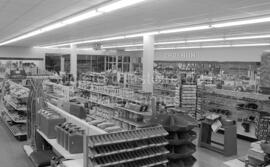 Intérieur du magasin “Chez Dubreuil” à Lebel-sur-Quévillon