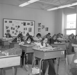 Groupe d’élèves dans une classe de l’école J.A. Tremblay