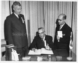 Signature livre d'or.