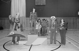 Jeune homme sur le podium aux finales des Jeux du Québec à Chapais