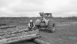 Un homme avec une machinerie lors du Festival Western de Lebel-sur-Quévillon