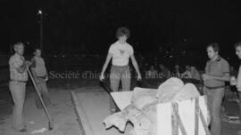 Groupe de personnes pour une activité lors du festival de bûcheron à Lebel-sur-Quévillon