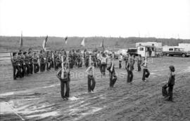 Groupe de personnes pour les courses de canots et activités ayant eu lieu à Lebel-sur-Quévillon