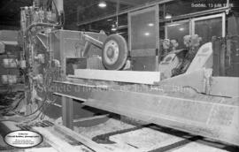 Intérieur de la scierie Domtar à Lebel-sur-Quévillon