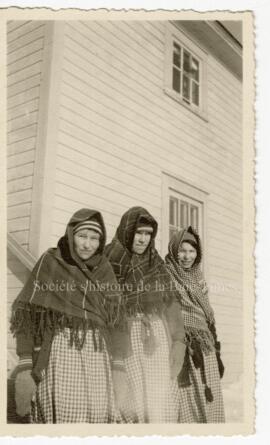 Trois “Servantes” cries de la mission catholique d’Albany