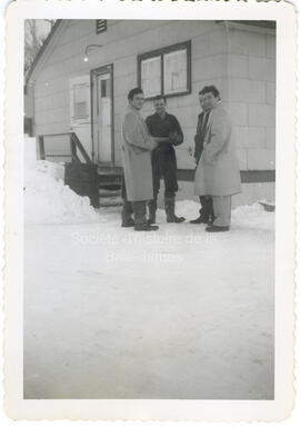 Quatre hommes [non identifiés] à Chibougamau