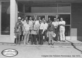 Groupe de personnes au congrès des policiers du Québec de Lebel-sur-Quévillon