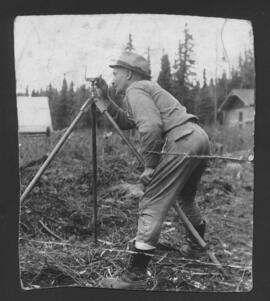 Frederick Bidgood, prospecteur, à Kirkland Lake (Ontario).