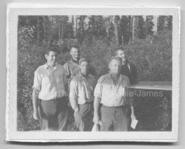 Équipe de confiance de Nelson Bidgood. De gauche à droite : Vinch Sheean, Antoine Lessard, Léon B...