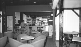 Salle à manger dans le restaurant aux Quatre à Lebel-sur-Quévillon