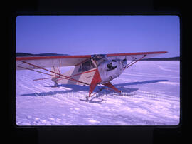 Avion Fox-Moth à la base d’aviation du lac Caché.