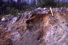 F.T. Quaternaire – Oxidation top of gravel, Chibougamau.