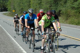 Groupe de cyclistes à Chibougamau