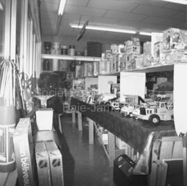 Intérieur de la quincaillerie Dubreuil à Lebel-sur-Quévillon