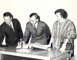 Deux directeurs des mines et Louise Godbout