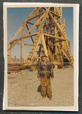 Randy Mills devant la Mine Jaculet en 1957.