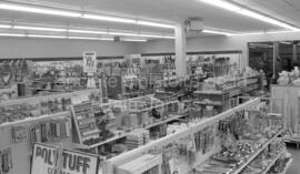 Intérieur du magasin “Chez Dubreuil” à Lebel-sur-Quévillon