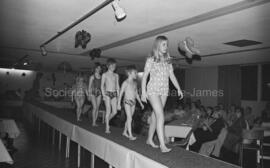 Parade de mode faite par des enfants à lebel-sur-Quévillon