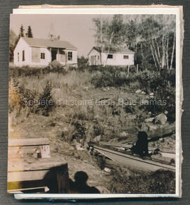 Campement sur l’île Asbestos à la baie McKenzie, lac Chibougamau, 1957.