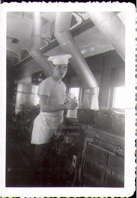 P203,S1,D2,P1 - Robert Girard, 16 ans, aide-cuisinier lors de la construction du chemin de fer Be...