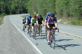 Groupe de cyclistes à Chibougamau