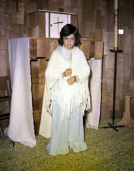 Enfant lors de sa profession de foi