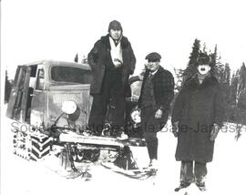 Autoneige sur la route de Chibougamau.