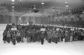 Groupe de personnes participants aux Jeux du Québec à Chapais